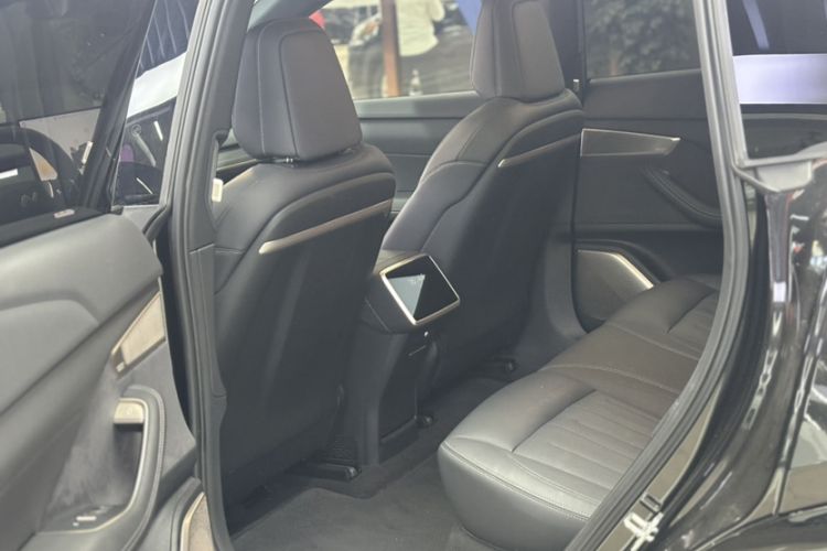 Used ONVO L60 2025 Model—60 kWh Rear-Wheel-Drive Version Interior 5
