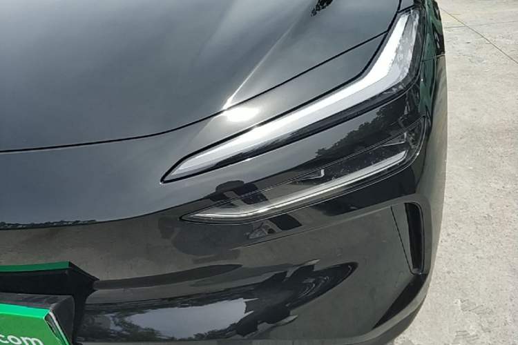Used ONVO L60 2025 Model—60 kWh Rear-Wheel-Drive Version Left Front Headlight