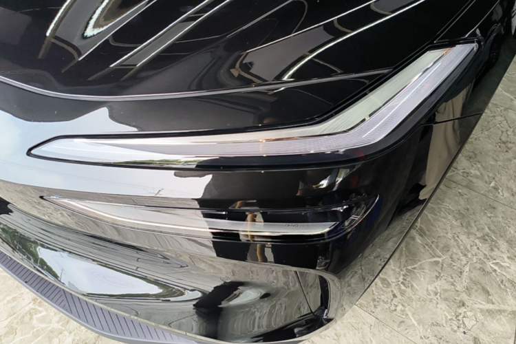Used ONVO L60 2025 Model—60 kWh All-Wheel-Drive Version Left Front Headlight