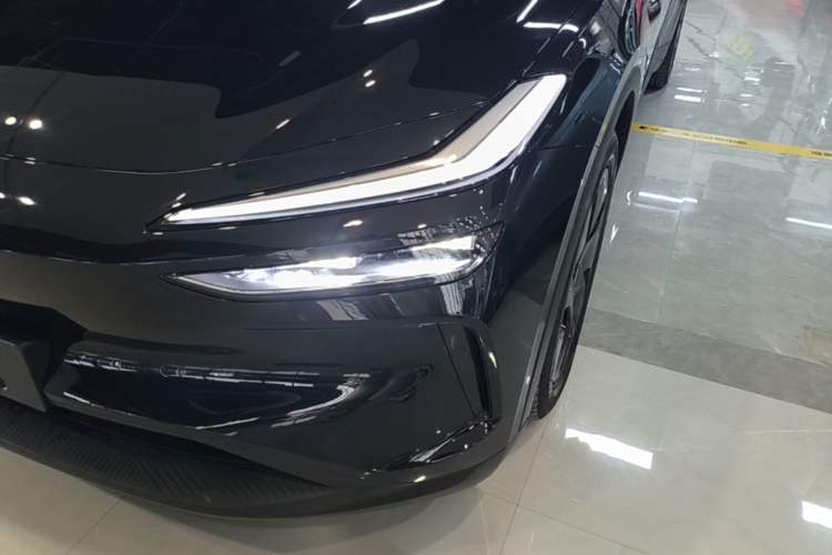 Used ONVO L60 2025 Model—85 kWh Rear-Wheel-Drive Version Left Front Headlight