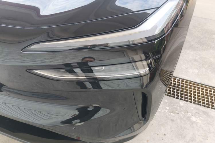 Used ONVO L60 2025 Model—60 kWh All-Wheel-Drive Version Left Front Headlight