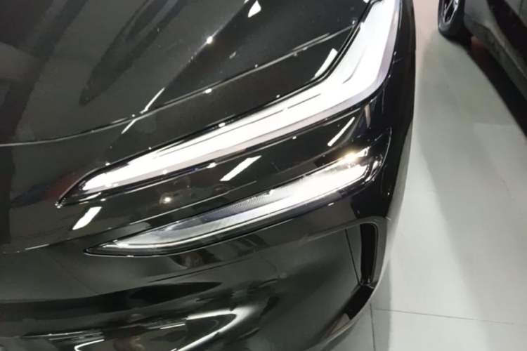 Used ONVO L60 2025 Model—60 kWh Rear-Wheel-Drive Version Left Front Headlight