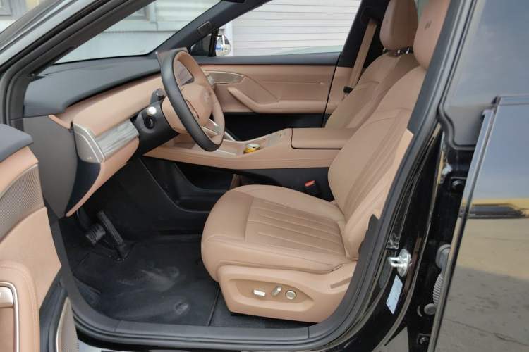 Used ONVO L60 2025 Model—60 kWh All-Wheel-Drive Version Left Front Seat