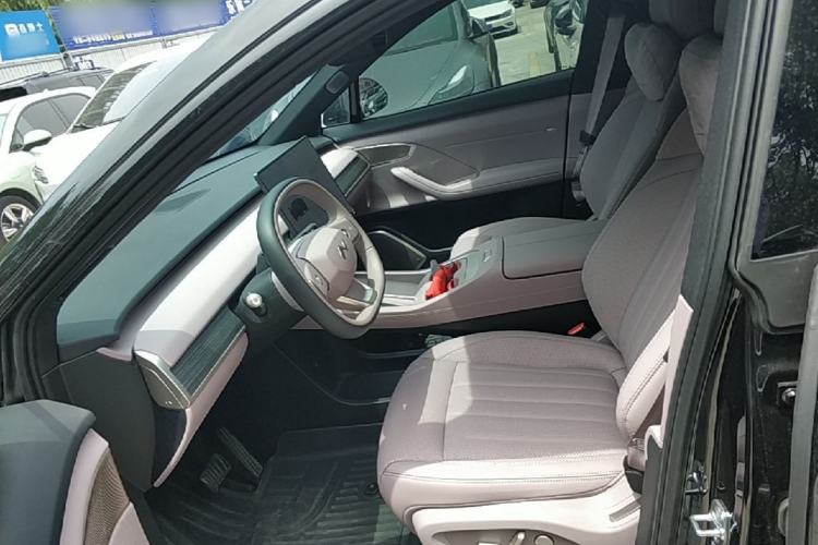 Used ONVO L60 2025 Model—60 kWh Rear-Wheel-Drive Version Left Front Seat