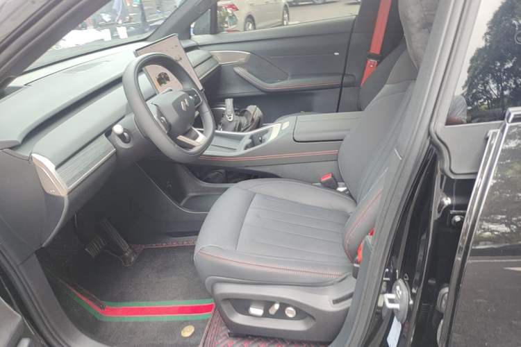 Used ONVO L60 2025 Model—60 kWh Rear-Wheel-Drive Version Left Front Seat