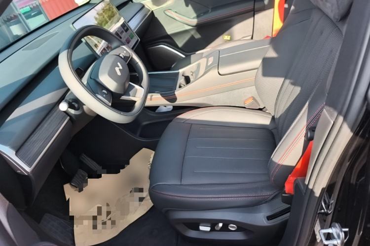 Used ONVO L60 2025 Model, 60kWh Black Knight Special Edition Left Front Seat