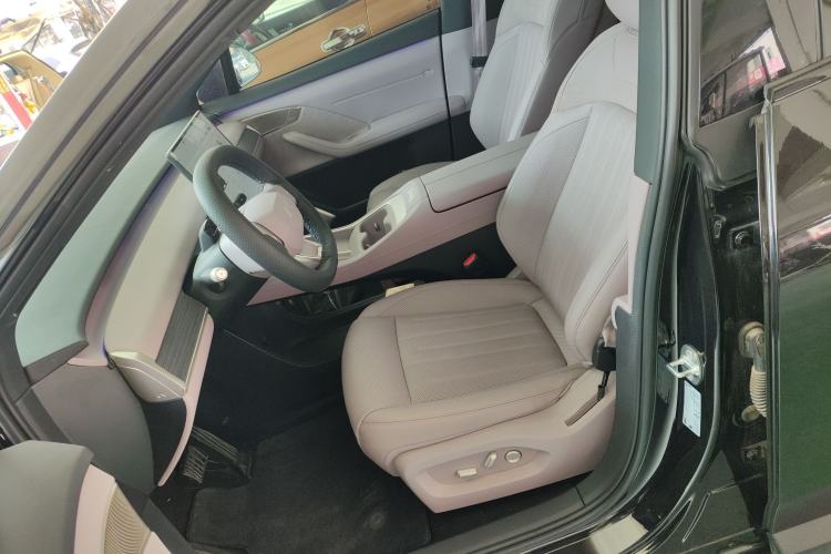 Used ONVO L60 2025 Model—60 kWh Rear-Wheel-Drive Version Left Front Seat