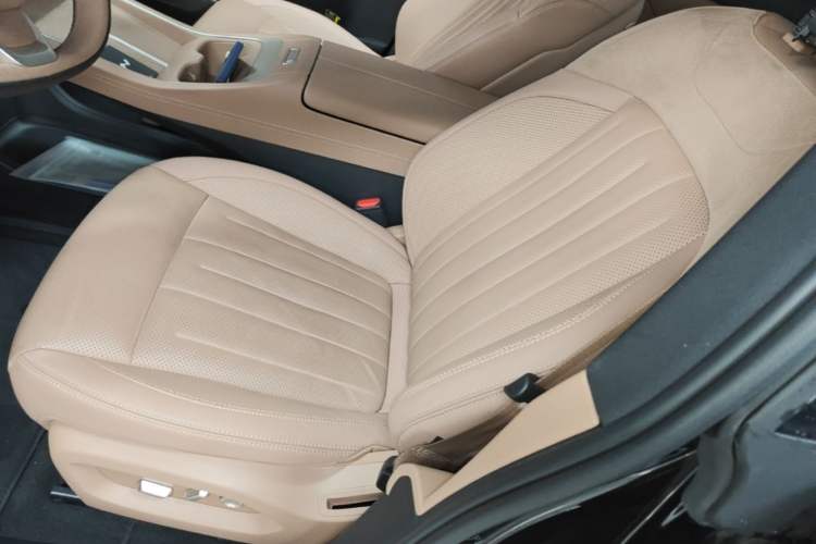 Used ONVO L60 2025 Model—60 kWh All-Wheel-Drive Version Left Front Seat