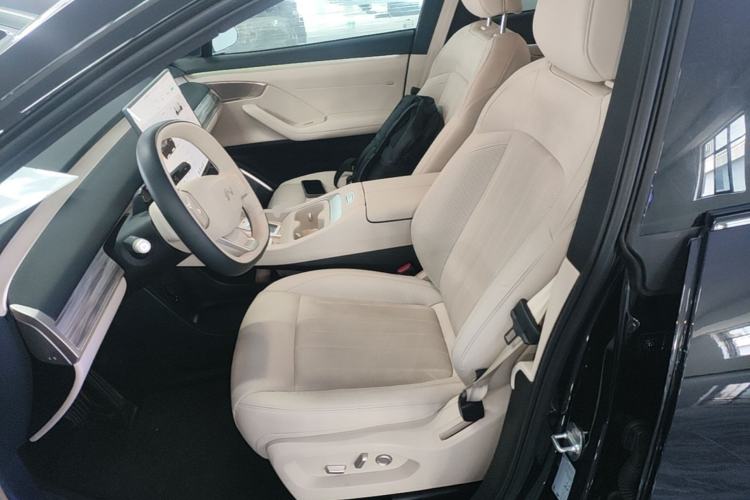 Used ONVO L60 2025 Model—60 kWh All-Wheel-Drive Version Left Front Seat