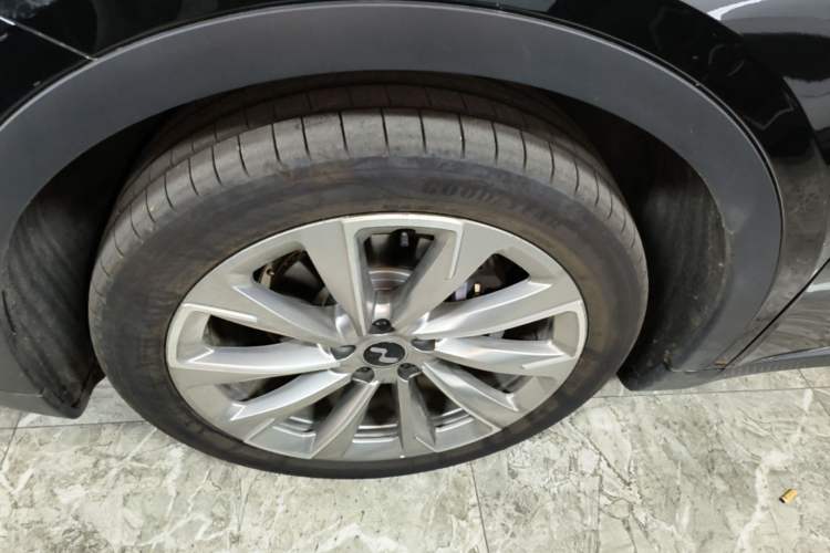 Used ONVO L60 2025 Model—60 kWh Rear-Wheel-Drive Version Left Front Wheel Hub