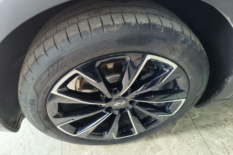 Used ONVO L60 2025 Model—60 kWh All-Wheel-Drive Version Left Front Wheel Hub