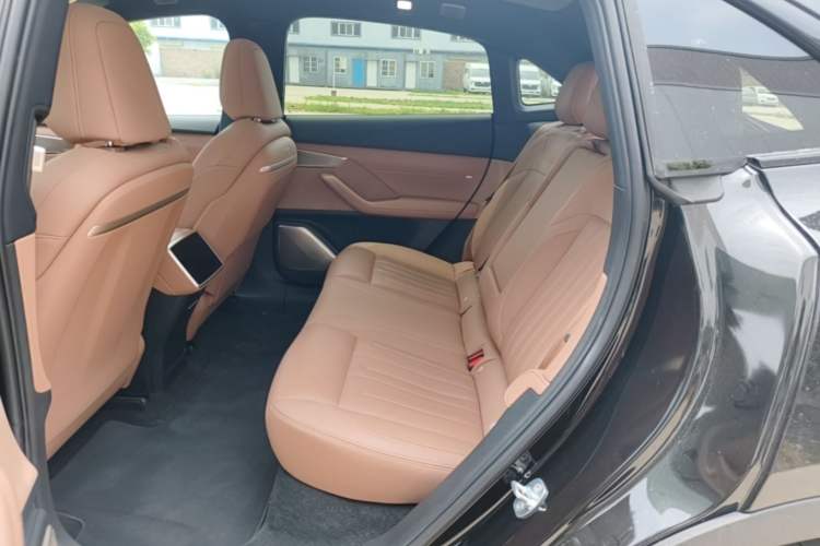 Used ONVO L60 2025 Model—60 kWh All-Wheel-Drive Version Left Rear Seat