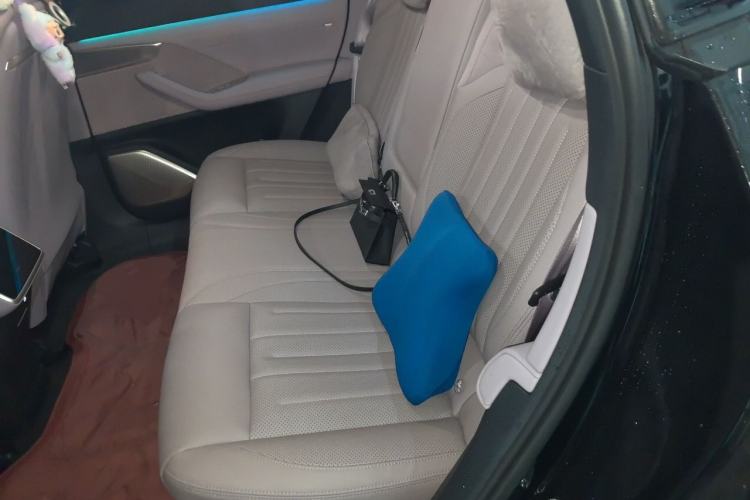 Used ONVO L60 2025 Model—60 kWh Rear-Wheel-Drive Version Left Rear Seat