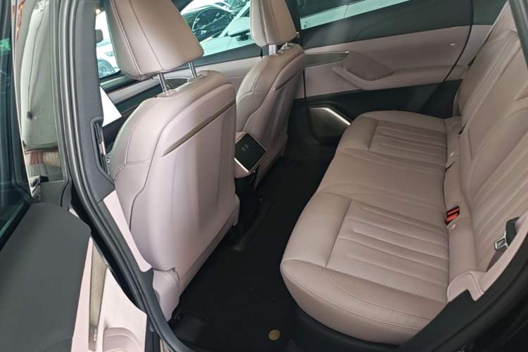 Used ONVO L60 2025 Model—60 kWh Rear-Wheel-Drive Version Left Rear Seat