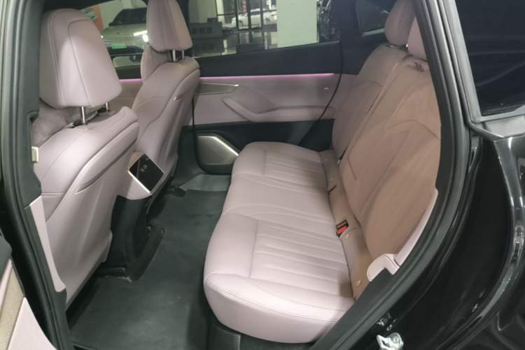Used ONVO L60 2025 Model—85 kWh Rear-Wheel-Drive Version Left Rear Seat