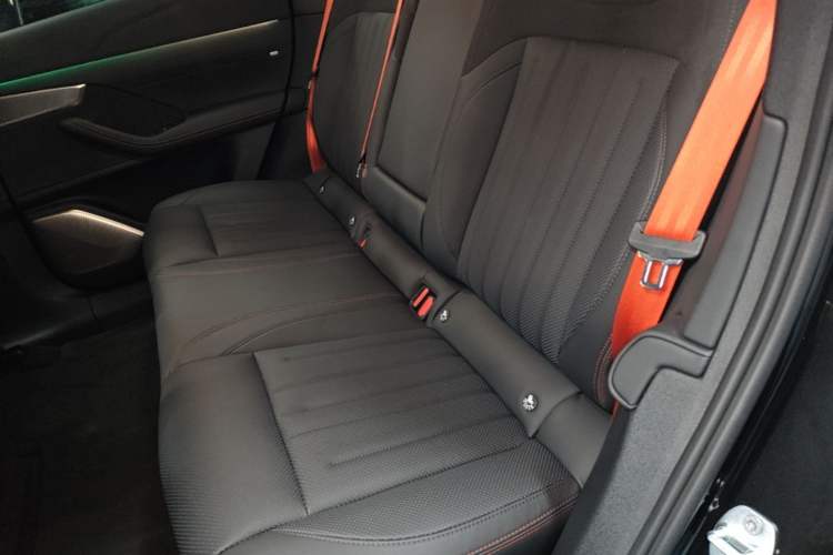 Used ONVO L60 2025 Model, 60kWh Black Knight Special Edition Left Rear Seat