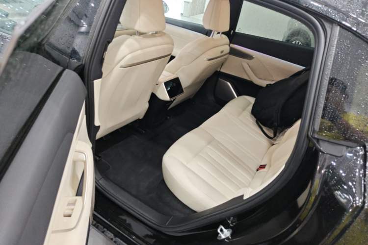 Used ONVO L60 2025 Model—60 kWh All-Wheel-Drive Version Left Rear Seat