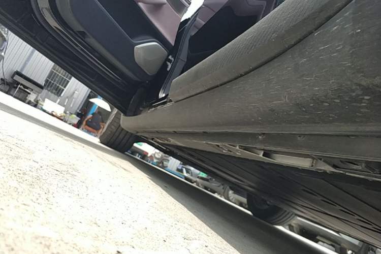 Used ONVO L60 2025 Model—60 kWh Rear-Wheel-Drive Version Left Side Sill