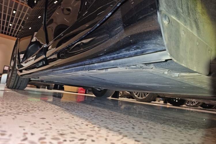 Used ONVO L60 2025 Model—60 kWh Rear-Wheel-Drive Version Left Side Sill