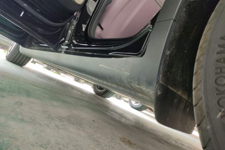 Used ONVO L60 2025 Model—60 kWh Rear-Wheel-Drive Version Left Side Sill
