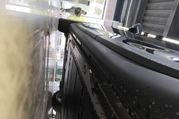 Used ONVO L60 2025 Model, 60kWh Black Knight Special Edition Left Side Sill
