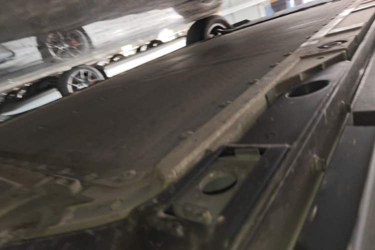 Used ONVO L60 2025 Model—60 kWh Rear-Wheel-Drive Version Left Side Sill