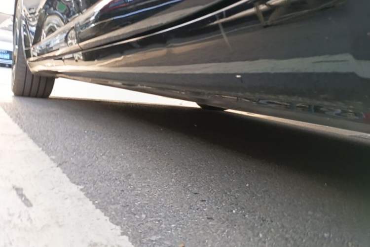 Used ONVO L60 2025 Model—60 kWh All-Wheel-Drive Version Left Side Sill
