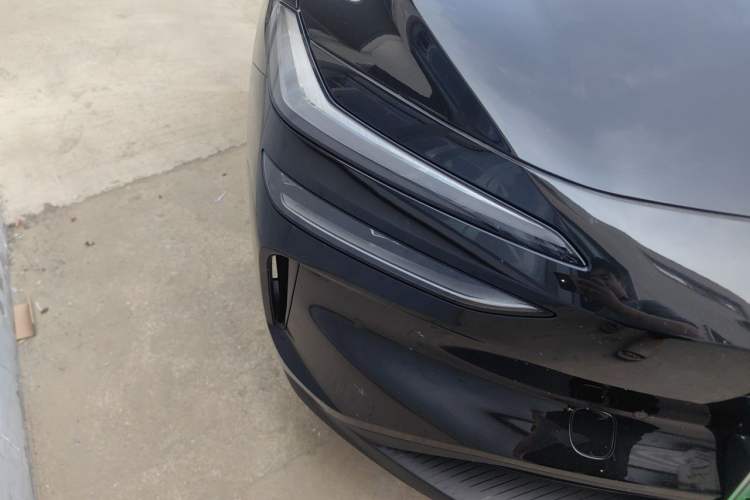Used ONVO L60 2025 Model—60 kWh All-Wheel-Drive Version Right Front Headlight