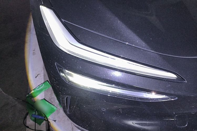 Used ONVO L60 2025 Model—60 kWh Rear-Wheel-Drive Version Right Front Headlight
