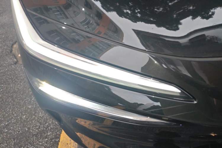 Used ONVO L60 2025 Model—60 kWh Rear-Wheel-Drive Version Right Front Headlight