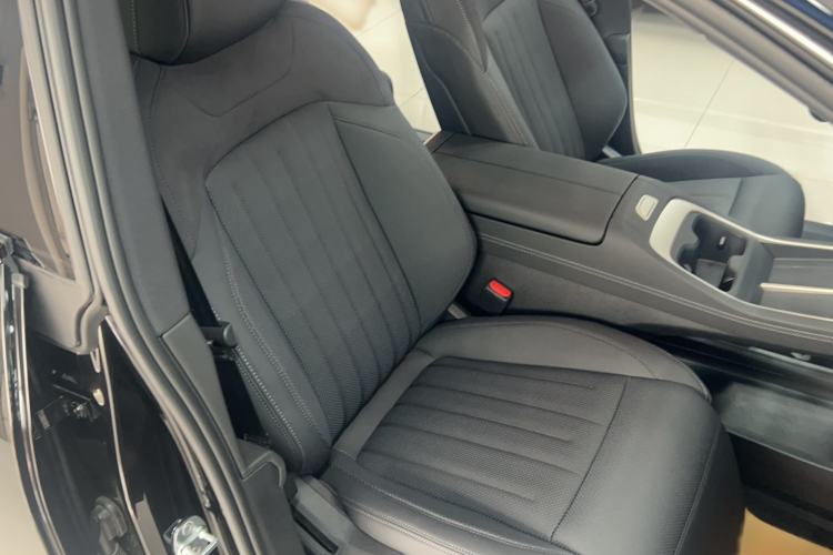 Used ONVO L60 2025 Model—60 kWh Rear-Wheel-Drive Version Right Front Seat