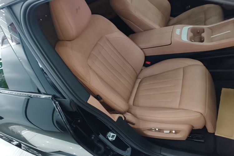 Used ONVO L60 2025 Model—60 kWh Rear-Wheel-Drive Version Right Front Seat