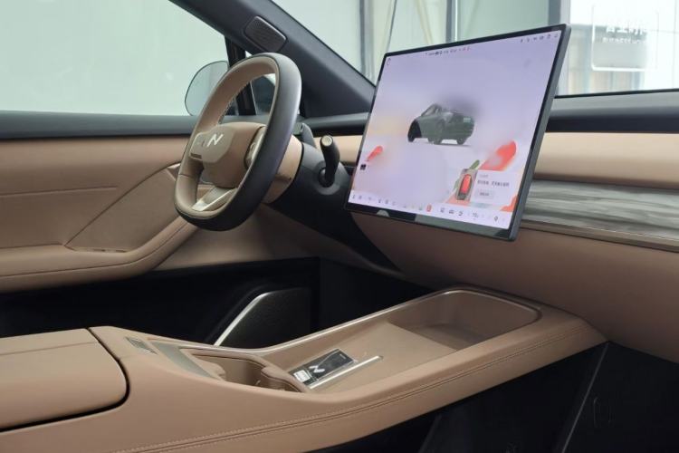 Used ONVO L60 2025 Model—60 kWh All-Wheel-Drive Version Right Front Seat