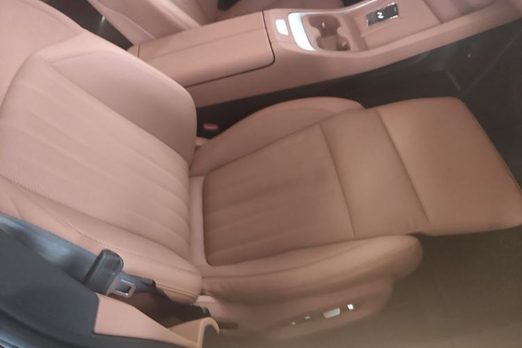Used ONVO L60 2025 Model—60 kWh Rear-Wheel-Drive Version Right Front Seat