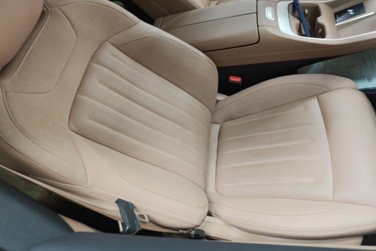 Used ONVO L60 2025 Model—60 kWh All-Wheel-Drive Version Right Front Seat