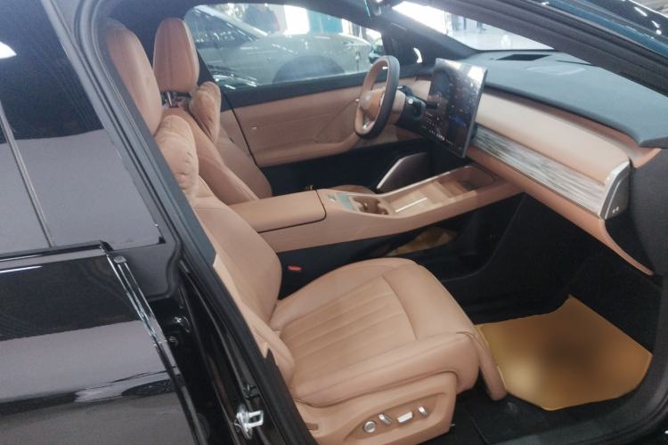 Used ONVO L60 2025 Model—60 kWh Rear-Wheel-Drive Version Right Front Seat