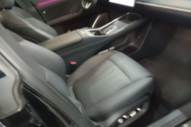 Used ONVO L60 2025 Model—60 kWh Rear-Wheel-Drive Version Right Front Seat