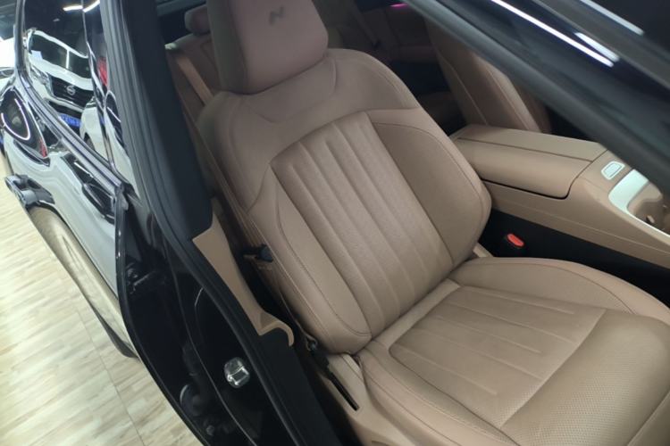 Used ONVO L60 2025 Model—60 kWh All-Wheel-Drive Version Right Front Seat
