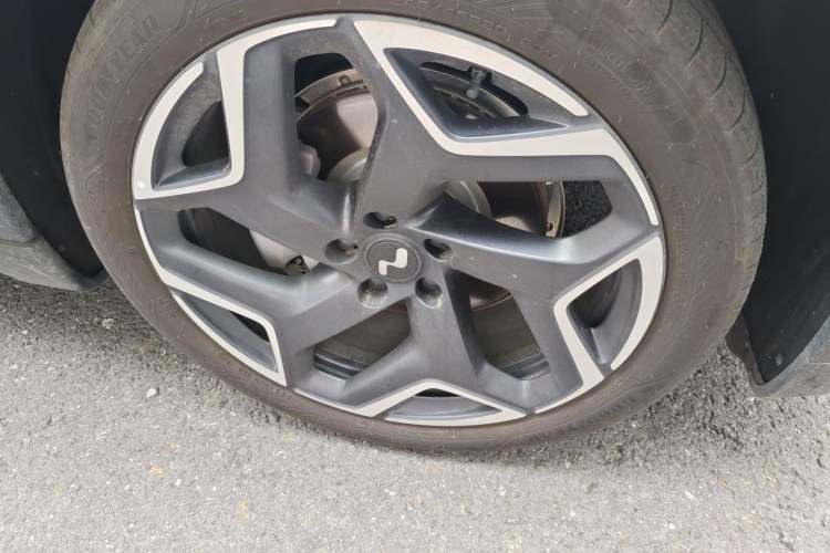 Used ONVO L60 2025 Model—60 kWh Rear-Wheel-Drive Version Right Front Wheel Hub