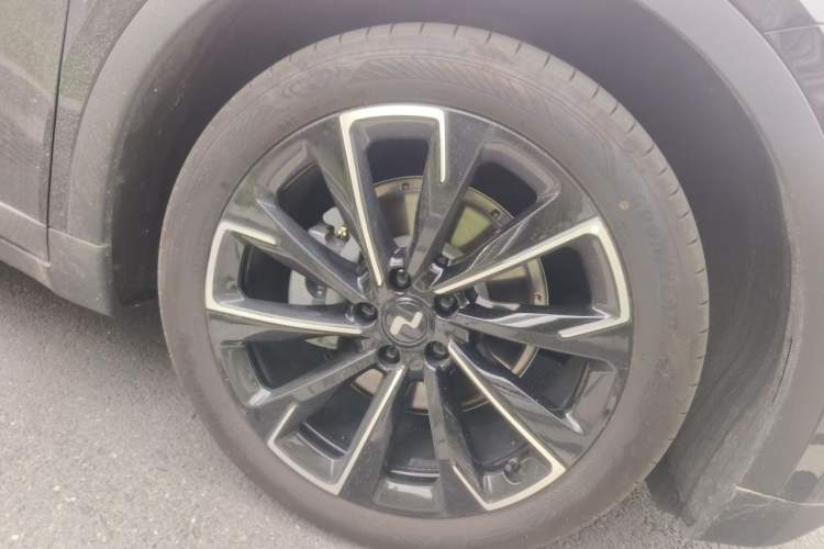 Used ONVO L60 2025 Model—60 kWh Rear-Wheel-Drive Version Right Front Wheel Hub