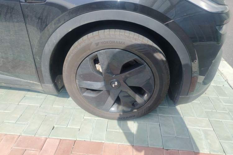 Used ONVO L60 2025 Model—85 kWh Rear-Wheel-Drive Version Right Front Wheel Hub