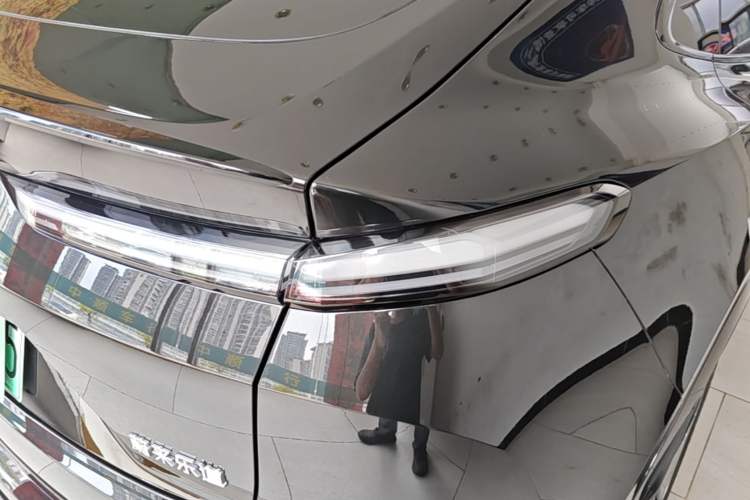 Used ONVO L60 2025 Model—60 kWh Rear-Wheel-Drive Version Right Rear Taillight