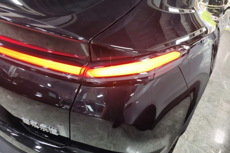 Used ONVO L60 2025 Model—60 kWh All-Wheel-Drive Version Right Rear Taillight