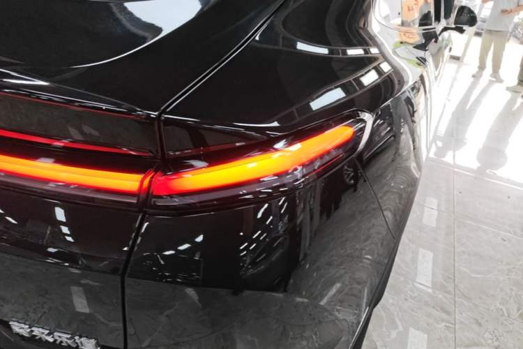 Used ONVO L60 2025 Model—60 kWh Rear-Wheel-Drive Version Right Rear Taillight
