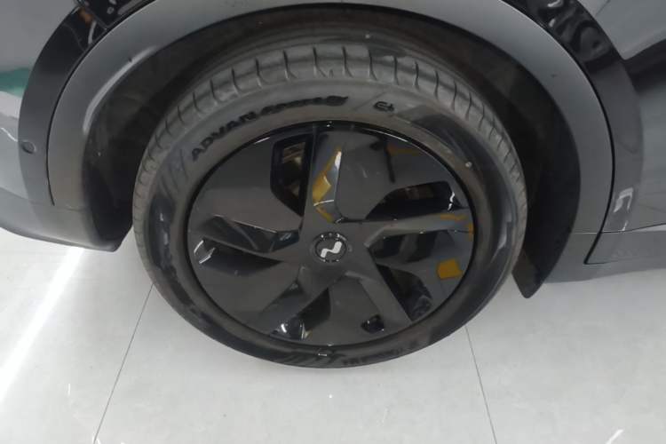 Used ONVO L60 2025 Model—60 kWh Rear-Wheel-Drive Version Right Rear Wheel Hub