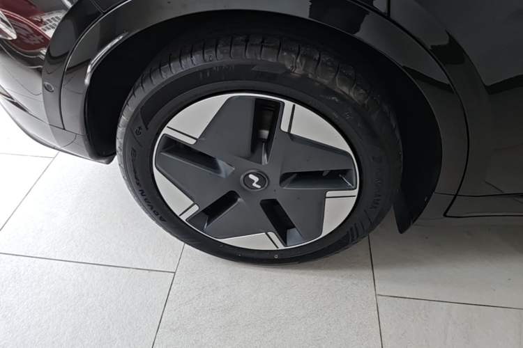 Used ONVO L60 2025 Model—60 kWh Rear-Wheel-Drive Version Right Rear Wheel Hub