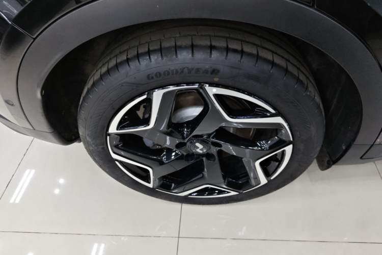 Used ONVO L60 2025 Model—60 kWh All-Wheel-Drive Version Right Rear Wheel Hub