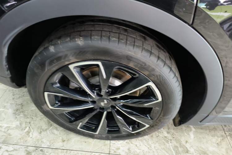 Used ONVO L60 2025 Model—60 kWh All-Wheel-Drive Version Right Rear Wheel Hub