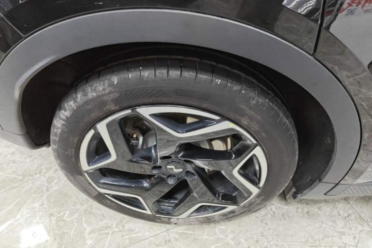 Used ONVO L60 2025 Model—60 kWh All-Wheel-Drive Version Right Rear Wheel Hub