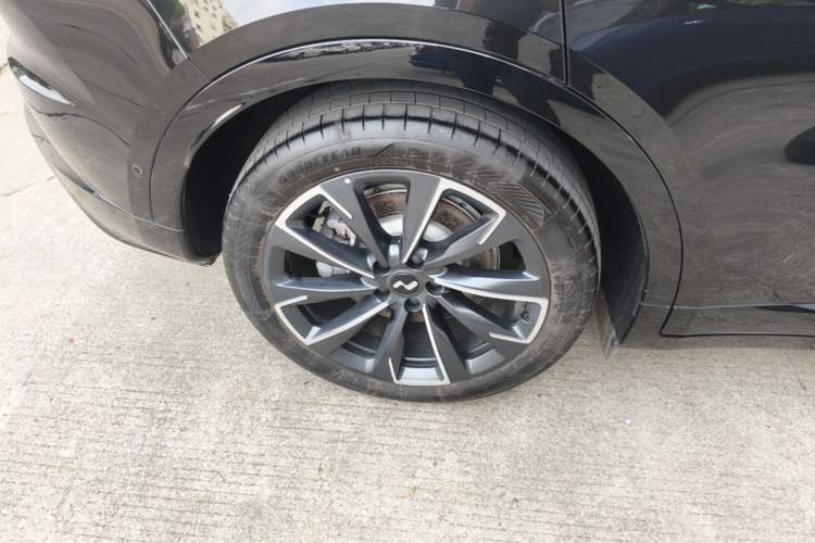 Used ONVO L60 2025 Model—60 kWh All-Wheel-Drive Version Right Rear Wheel Hub